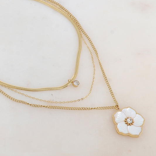 Collier 3 rangs avec maille, pendentif fleur en nacre, strass (38/44/50+7CM)