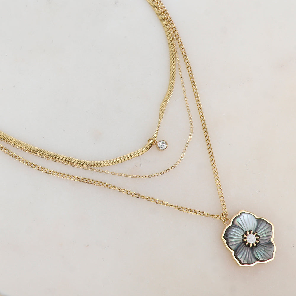Collier 3 rangs avec maille, pendentif fleur en nacre, strass (38/44/50+7CM)