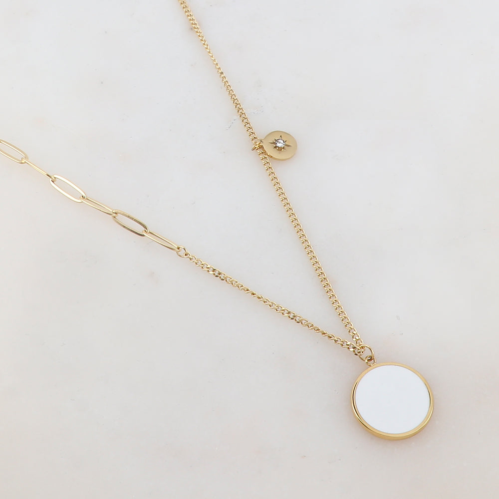 Collier en maille avec pendentif rond émaillé noir, strass, étoile et petite boule 40+5 cm