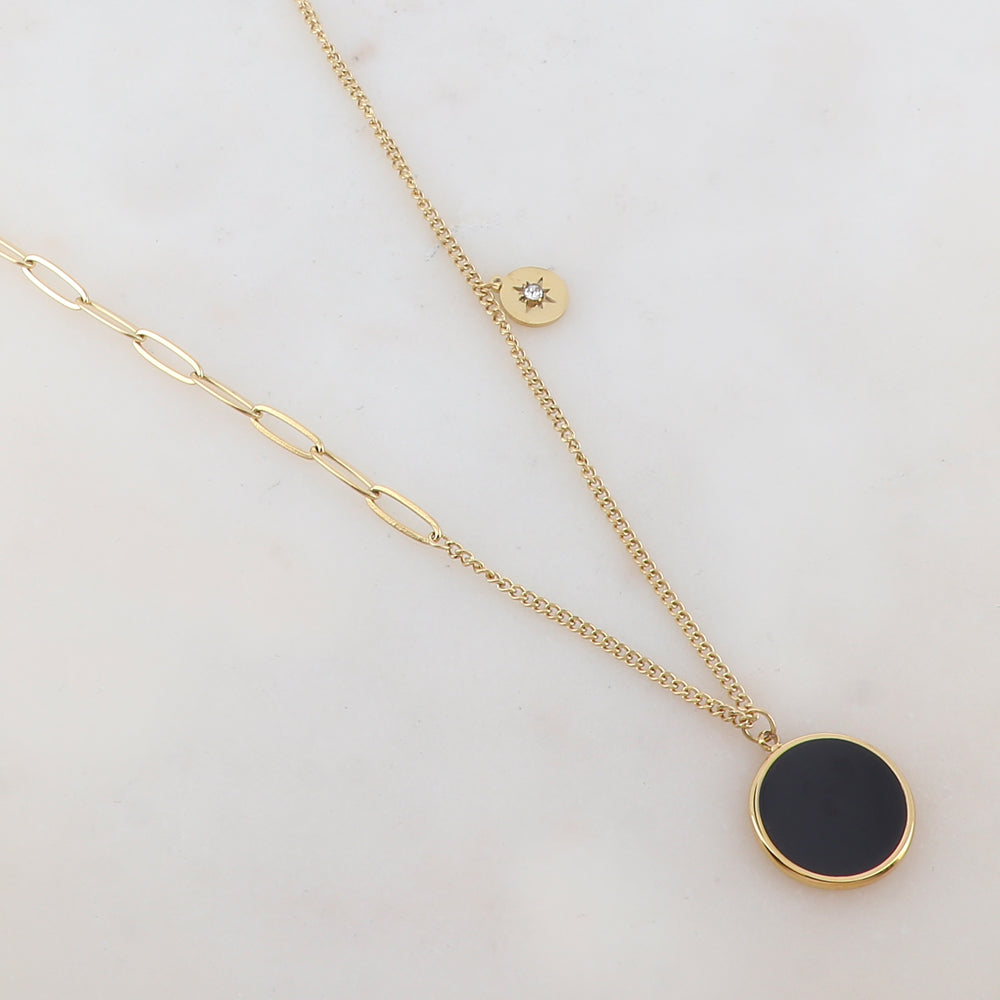 Collier en maille avec pendentif rond émaillé noir, strass, étoile et petite boule 40+5 cm