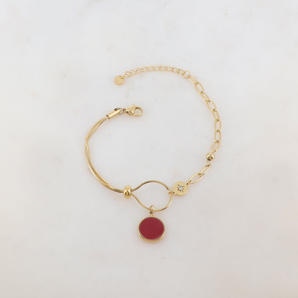 Bracelet en maille avec pièce ronde émaillée, strass, étoile, petite boule et rondelle