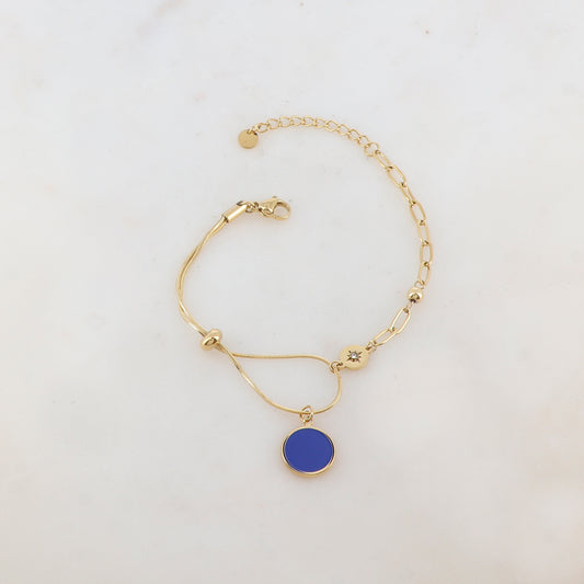 Bracelet en maille avec pièce ronde émaillée, strass, étoile, petite boule et rondelle