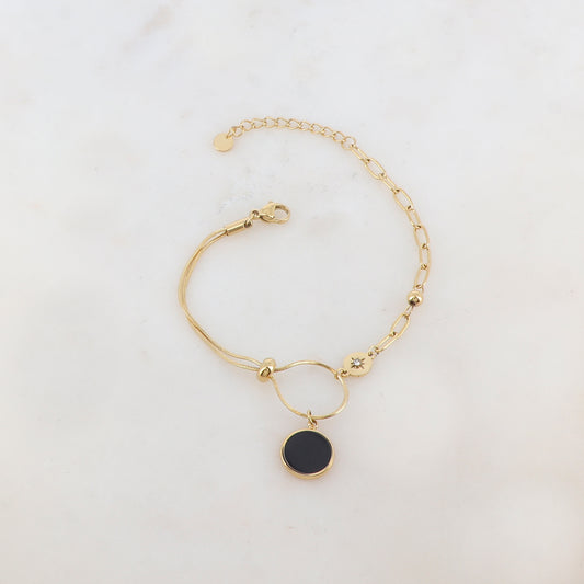 Bracelet en maille avec pièce ronde émaillée, strass, étoile, petite boule et rondelle