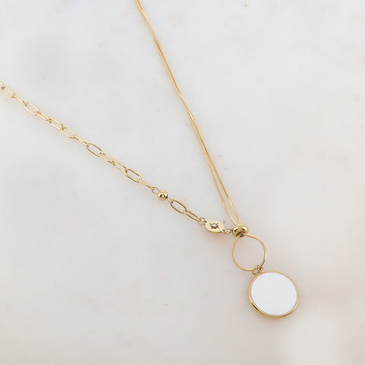 Collier en maille avec pendentif rond émaillé, strass, étoile, petite boule et rondelle (45+5CM)