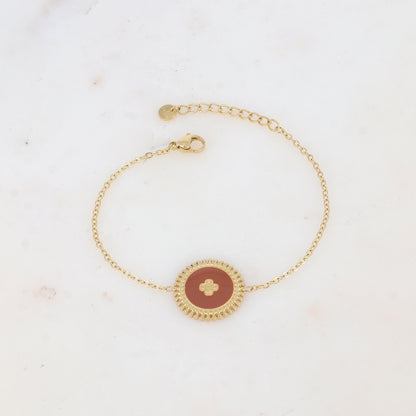 Bracelet avec pièce ronde émaillée, fleur gravée