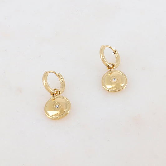 Créoles avec pièce ronde, étoile et strass 1,15 x 2,4 cm.