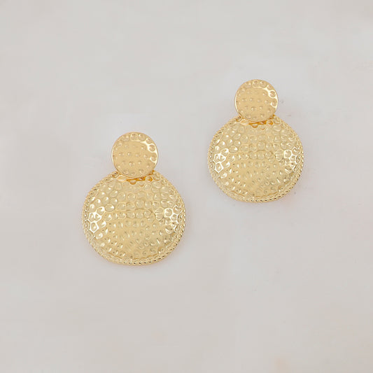 B.O à puce avec 2 pièces rondes martelées 2,8 x 3,6 cm.