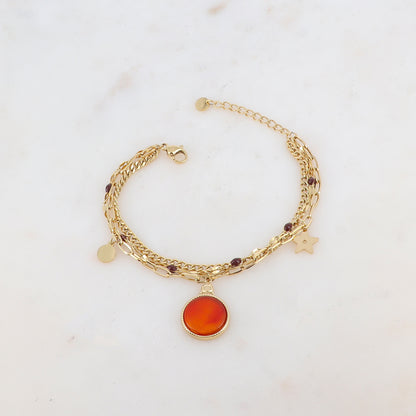 Bracelet trois rangs avec maille, pièces émaillées, 2 pampilles : ronde et étoile, pièce ronde sertie d'une pierre naturelle