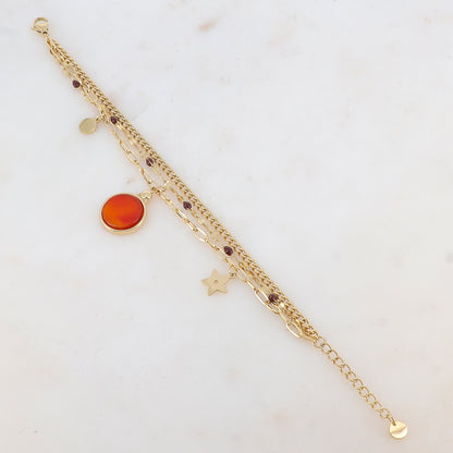 Bracelet trois rangs avec maille, pièces émaillées, 2 pampilles : ronde et étoile, pièce ronde sertie d'une pierre naturelle