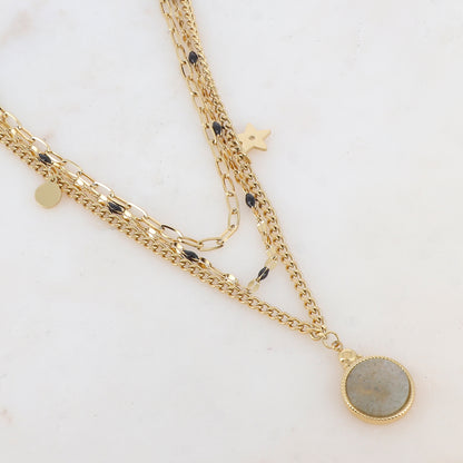 Collier 3 rangs avec maille, pièces émaillées, 2 pampilles : ronde et étoile, pendentif rond serti d'une pierre naturelle (40/42/44+5CM)