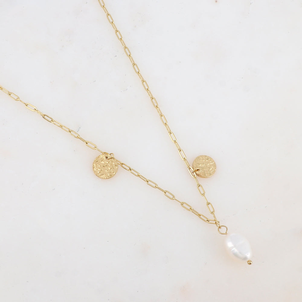 Collier en maille avec pendentif perle d'eau douce, 2 pampilles rondes martelées (40+5CM)