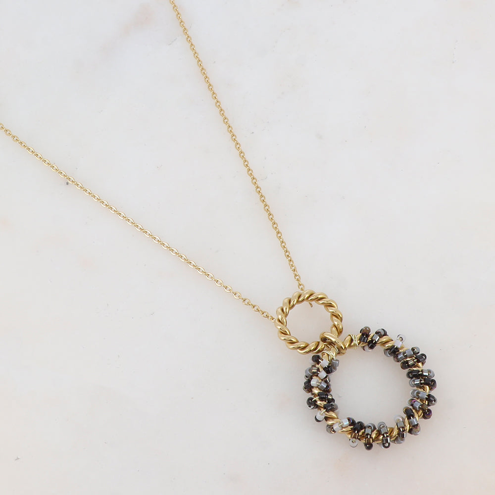 Collier avec avec anneau, perles, étoile et émail (40+5CM)