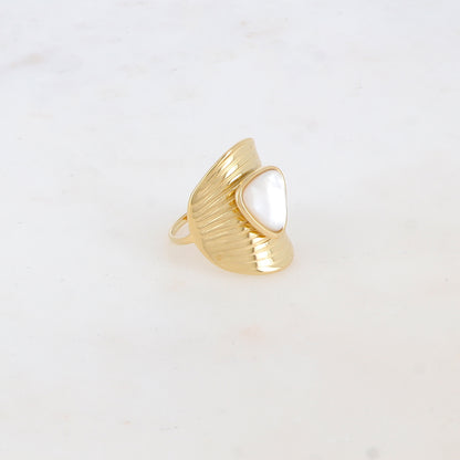 Bague avec rainures et pierre naturelle - Nacre