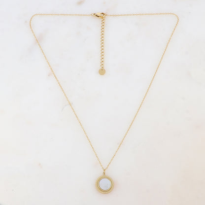 Collier avec pendentif rond orné d'une nacre blanche (40+5CM)