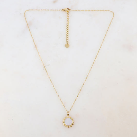 Collier avec pendentif rond orné d'une nacre blanche (40+5CM)