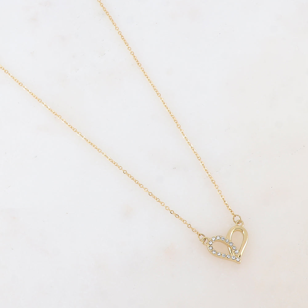Colllier avec pendentif coeur et strass

CREA-COX0600(38+5CM)

6,00 €