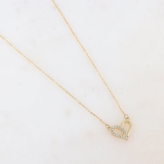 Colllier avec pendentif coeur et strass

CREA-COX0600(38+5CM)

6,00 €