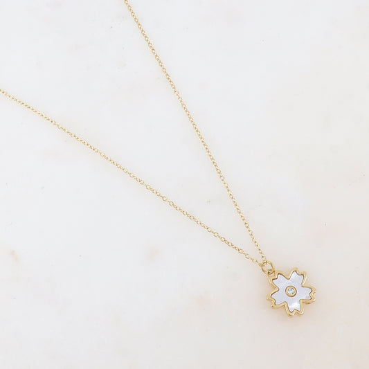 Collier avec pendentif fleur nacrée, strass blanc (40+5CM)