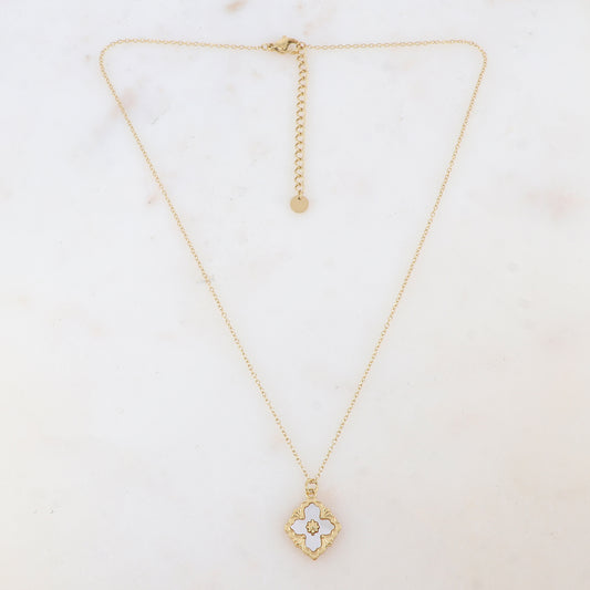 Collier avec pendentif fleur nacrée, étoile gravée (40+5CM)