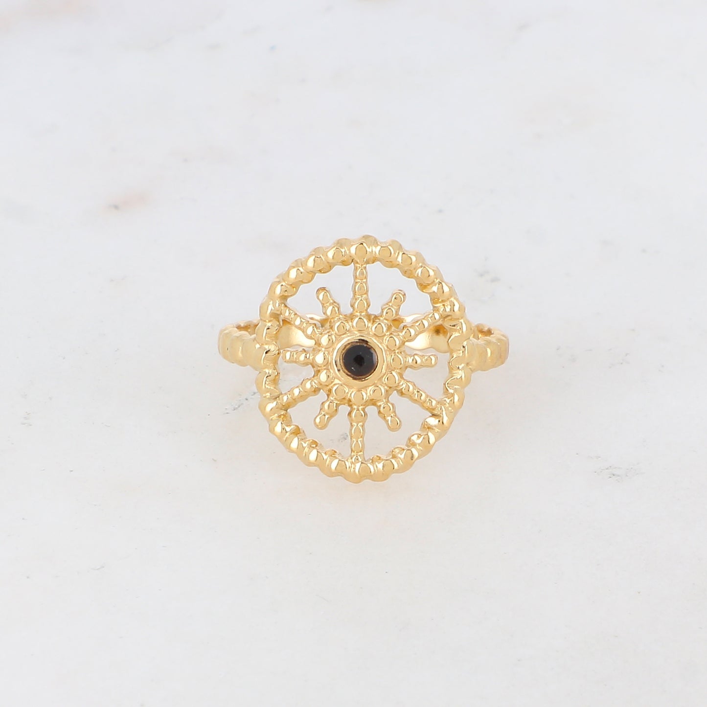 Bague avec cabochon soleil et zircons - Noir