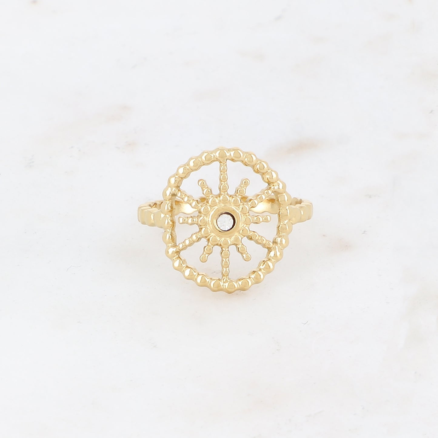 Bague avec cabochon soleil et zircons - Blanc