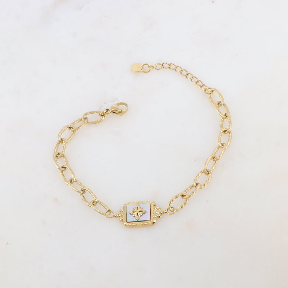 Bracelet en maille, pièce en forme géométrique, étoile et nacre