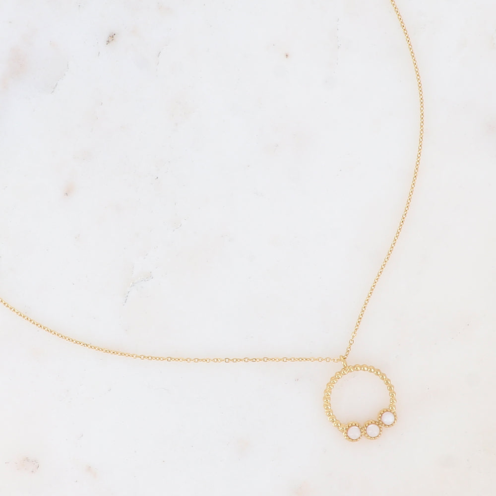 Collier avec pendentif rond et 3 petites pierres naturelles en jade blanche 38+7 cm