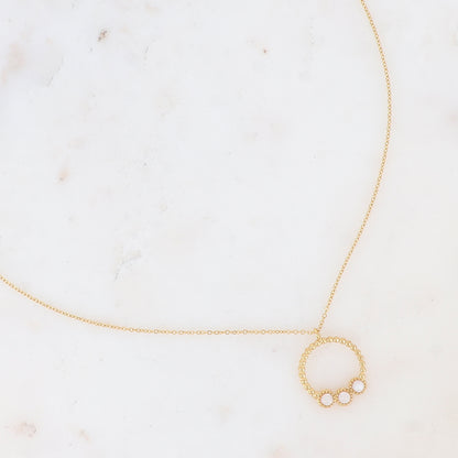 Collier avec pendentif rond et 3 petites pierres naturelles en jade blanche 38+7 cm