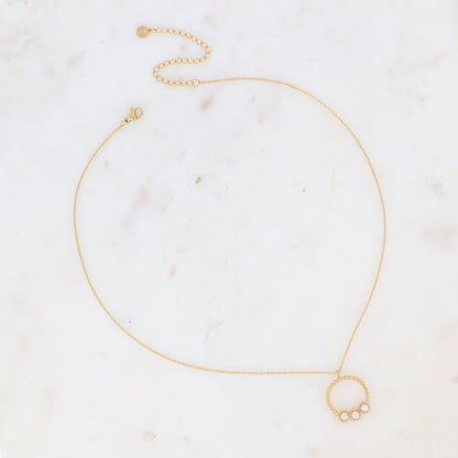 Collier avec pendentif rond et 3 petites pierres naturelles en jade blanche 38+7 cm