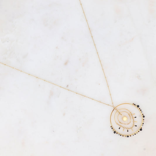 Collier doré avec des perles en pâtes de verre (65+5CM)