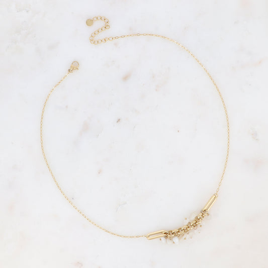 Collier doré en maille avec pierres naturelles blanches 40+5 cm