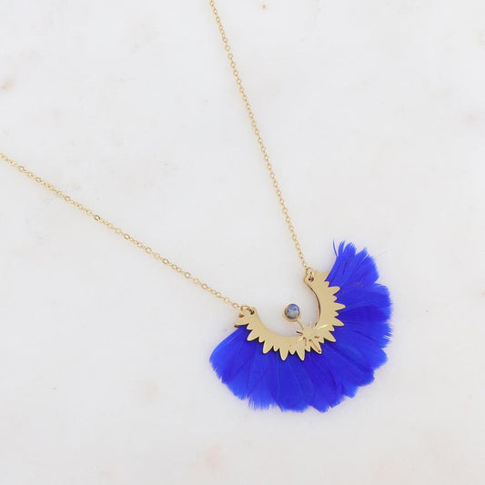 Collier doré avec plume bleue et pierre bleue lapis lazuli 45+5 cm