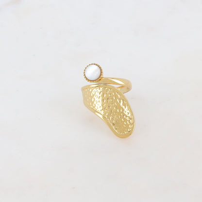 Bague texturée ornée d'une pierre naturelle ronde - Nacre