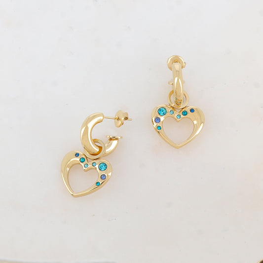 Créoles à puce avec pendant cœur orné de strass 1,8 x 3 cm.
