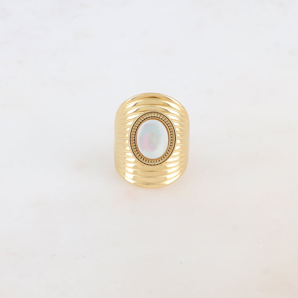 Bague avec rainures et pierre naturelle ovale - Nacre