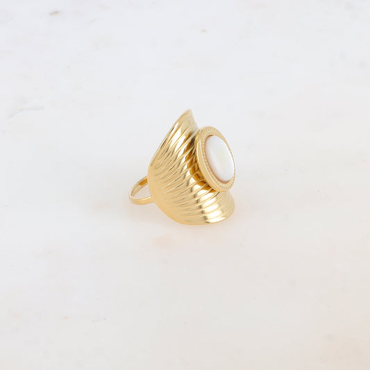 Bague avec rainures et pierre naturelle ovale - Nacre
