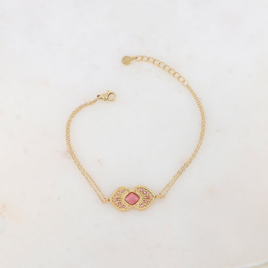 Bracelet deux rangs avec deux coeurs ajourés superposés et collés, pierre naturelle et strass
