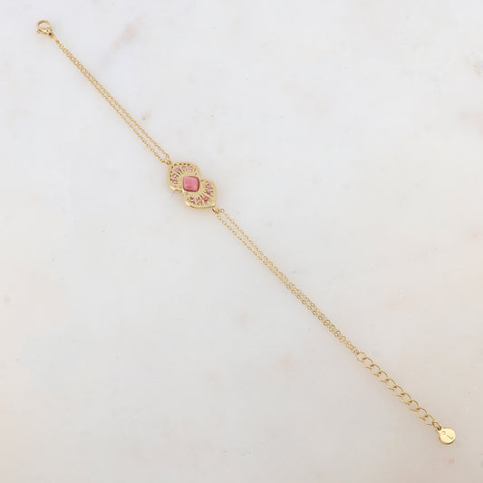 Bracelet deux rangs avec deux coeurs ajourés superposés et collés, pierre naturelle et strass