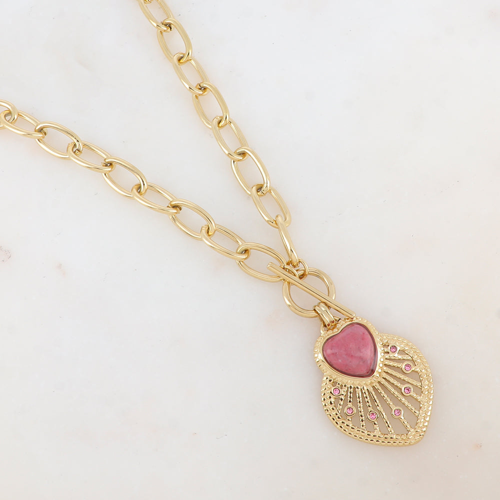Collier en grosse maille avec pendentif cœur ajouré, pierre naturelle et strass (45+5CM)