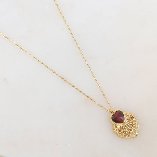 Collier avec pendentif cœur ajouré, pierre naturelle et strass (40+5CM)
