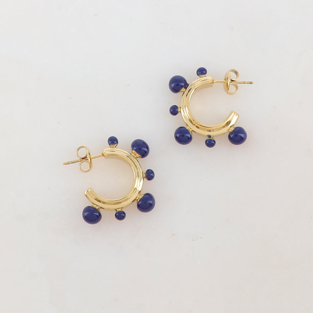 Créoles à puce embellies de boules émaillées 1,8 x 2,6 cm