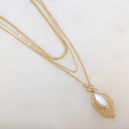 Collier trois rangs avec pendentif ajouré, nacre (38/44/55+7CM)