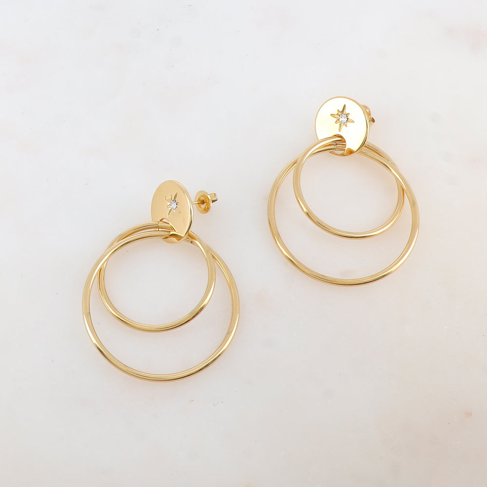 B.O à puce avec 2 anneaux lisses, pièce ronde lisse, étoile et strass 3,9 x 5,8 cm.