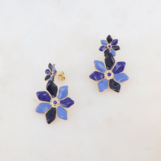 B.O à puce avec 2 fleurs émaillées et 2 strass 2,8 x 4,5 cm.