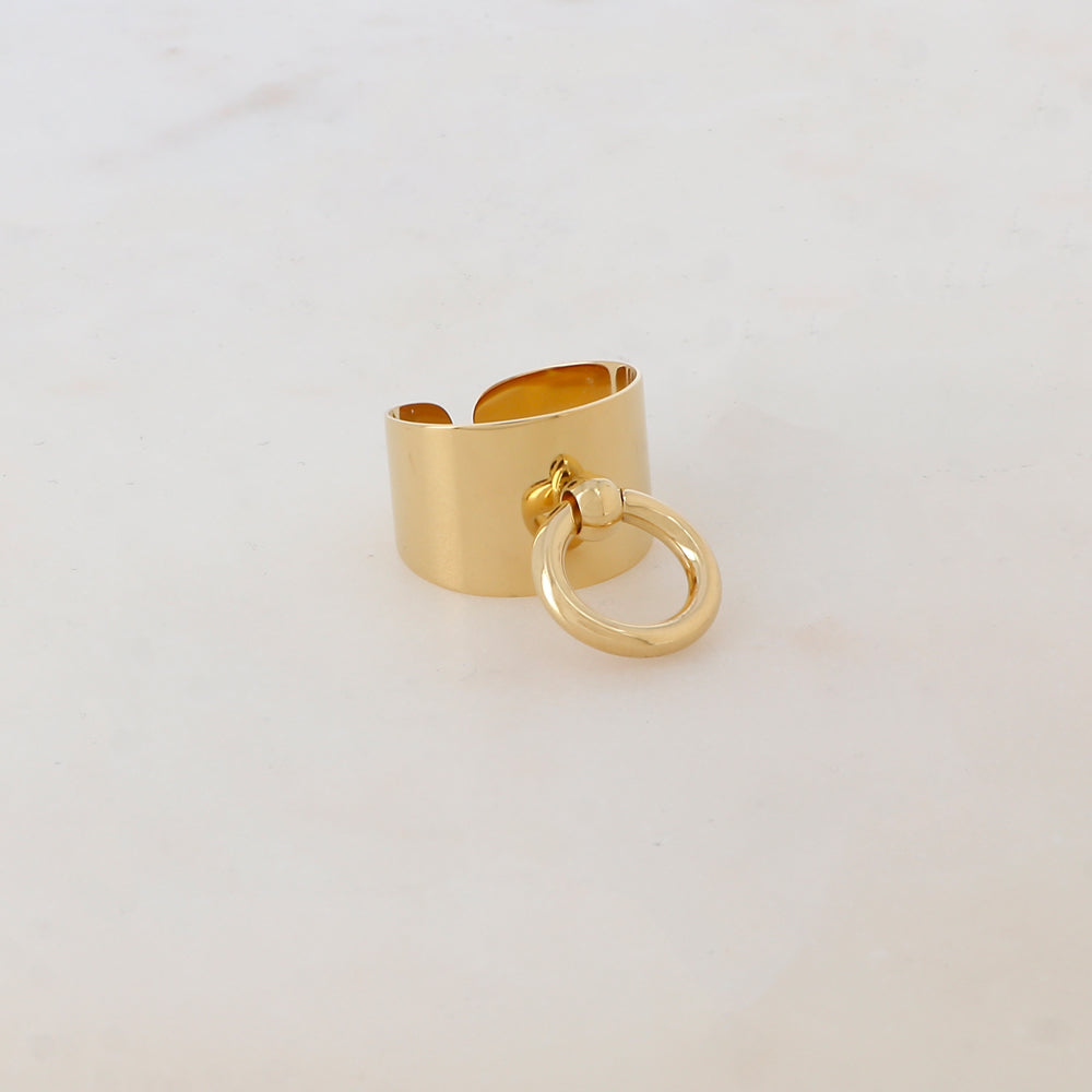 Bague lisse avec pampille anneau