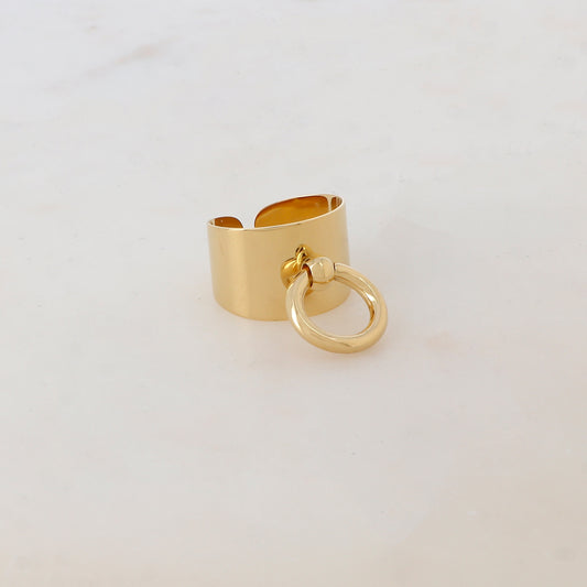 Bague lisse avec pampille anneau