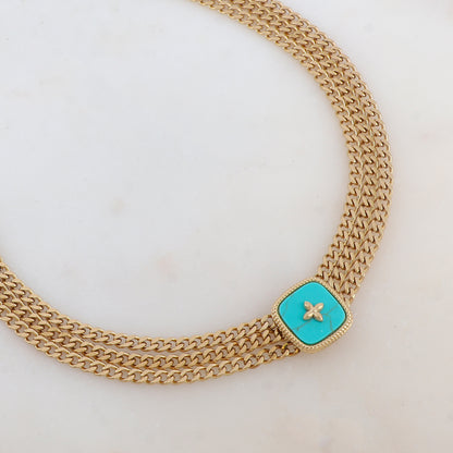 Collier en maille triple rangs avec pièce carrée ornée d'une pierre naturelle (39+7CM)