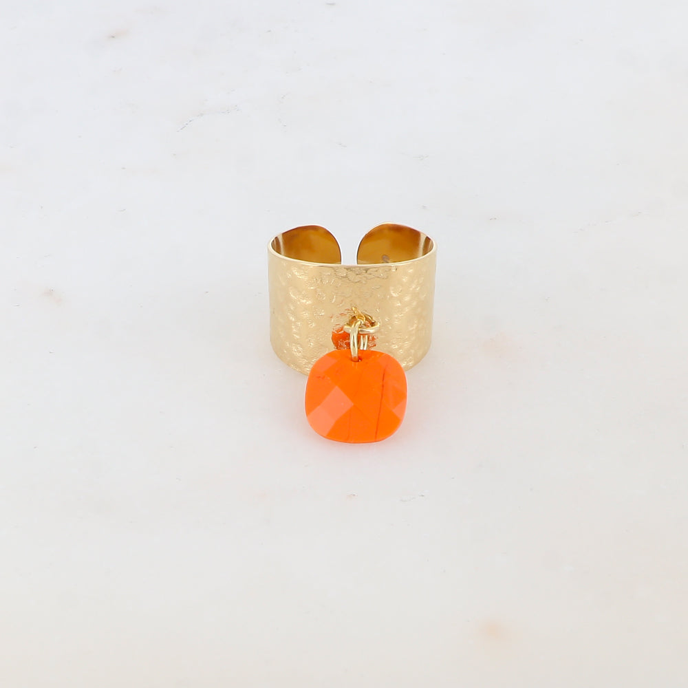 Bague martelée avec pampille carrée en pâte de verre - Orange