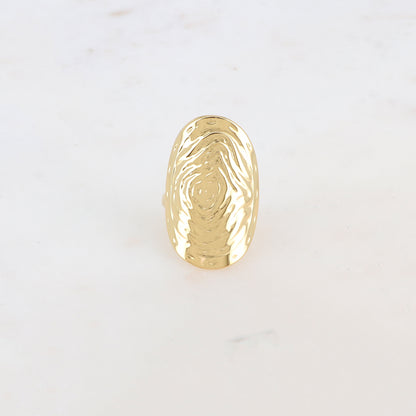 Bague fine avec pièce ovale motif tourbillon