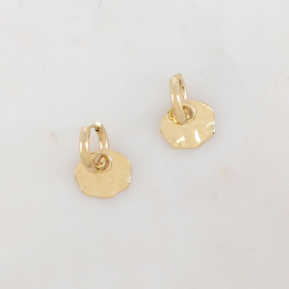 Créoles avec pendant géométrique ondulé 1,7 x 2,4 CM.